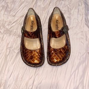 Alegria women’s leather comfort shoes copper gently used very good condition